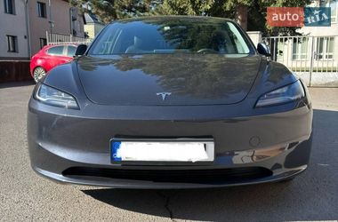 Седан Tesla Model 3 2024 в Ужгороді