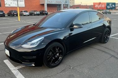 Седан Tesla Model 3 2018 в Киеве
