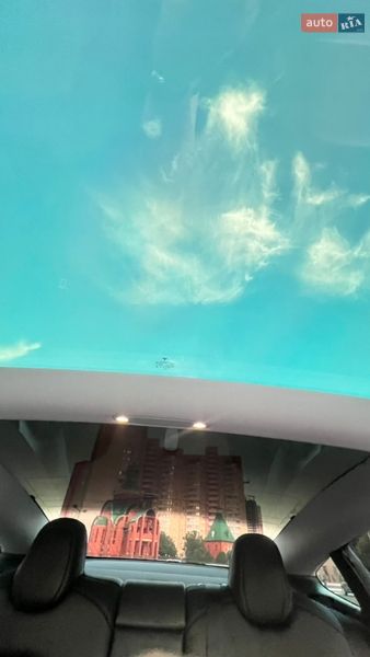 Седан Tesla Model 3 2018 в Киеве