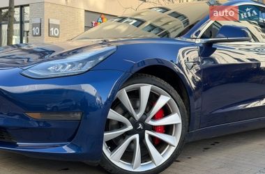 Седан Tesla Model 3 2018 в Киеве