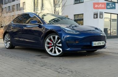 Седан Tesla Model 3 2018 в Киеве