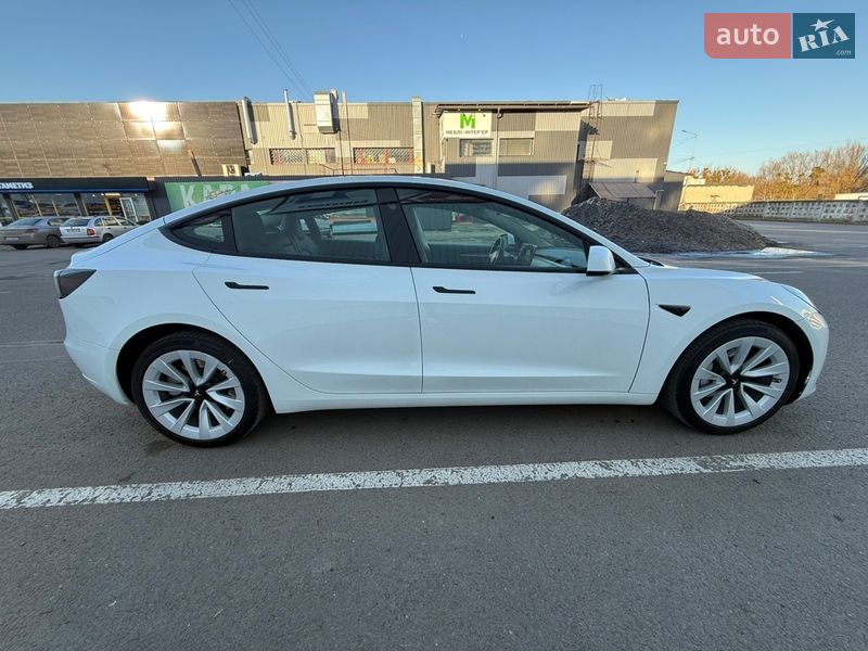 Седан Tesla Model 3 2023 в Луцьку фото 5 Седан Tesla Model 3 2023 в Луцьку
