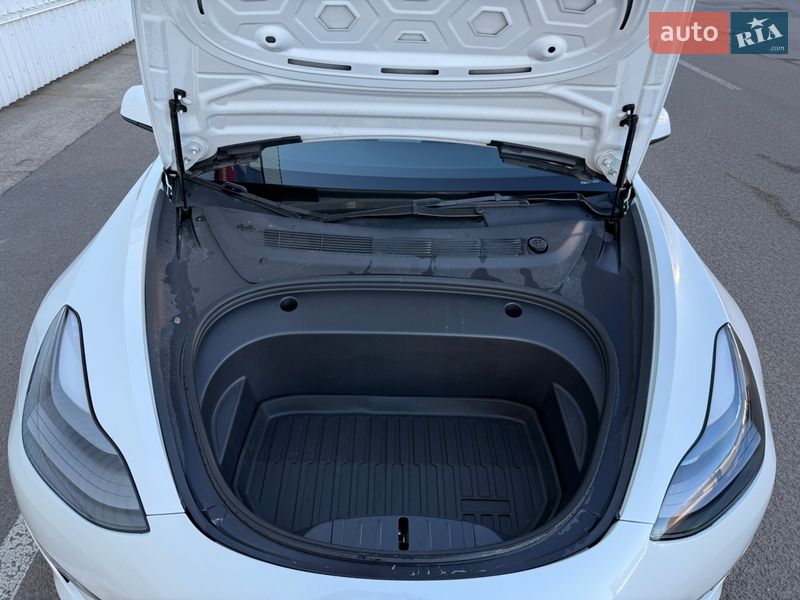 Седан Tesla Model 3 2023 в Луцьку фото 11 Седан Tesla Model 3 2023 в Луцьку