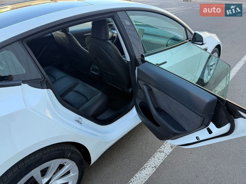 Седан Tesla Model 3 2023 в Луцьку фото 8 Седан Tesla Model 3 2023 в Луцьку