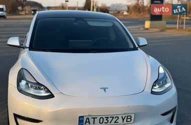 Седан Tesla Model 3 2021 в Коломые