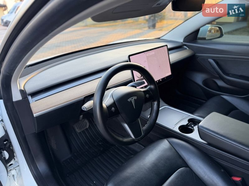 Седан Tesla Model 3 2021 в Коломые