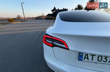 Седан Tesla Model 3 2021 в Коломые