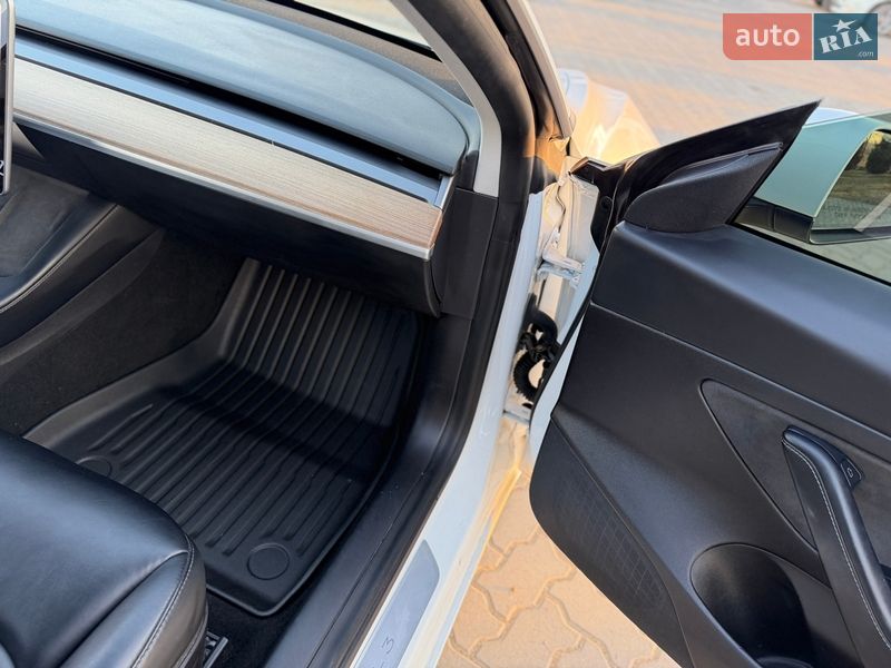 Седан Tesla Model 3 2021 в Коломые
