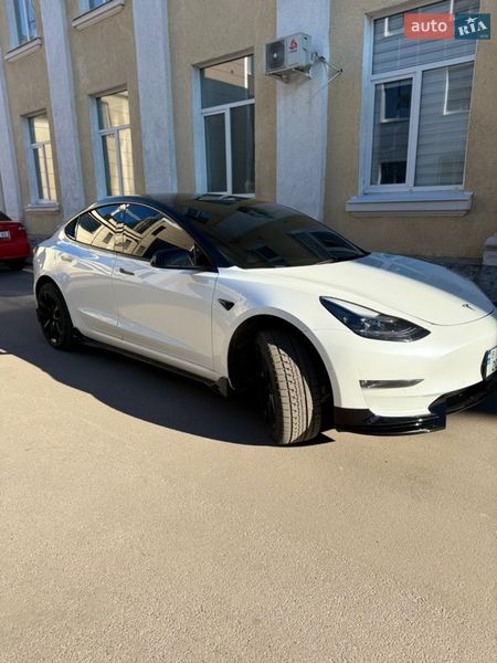 Седан Tesla Model 3 2021 в Полтаве