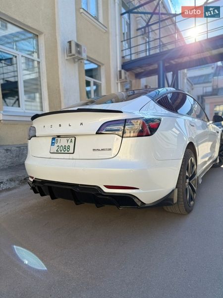 Седан Tesla Model 3 2021 в Полтаве