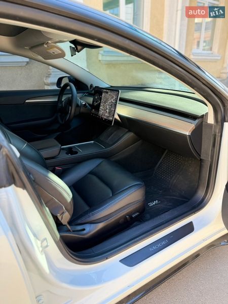 Седан Tesla Model 3 2021 в Полтаве