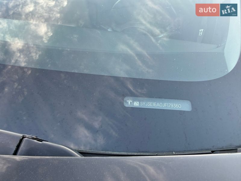 Седан Tesla Model 3 2018 в Ровно