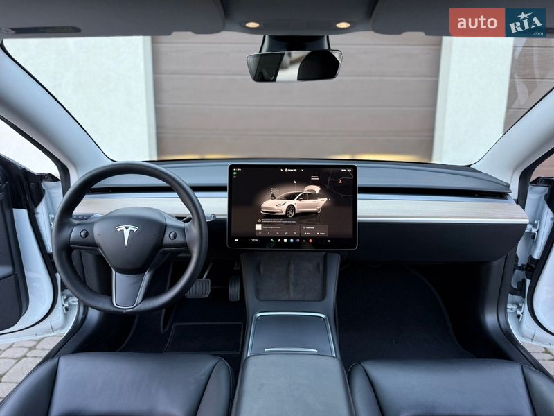 Седан Tesla Model 3 2023 в Киеве