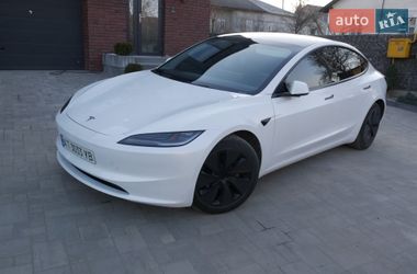 Седан Tesla Model 3 2024 в Снятине