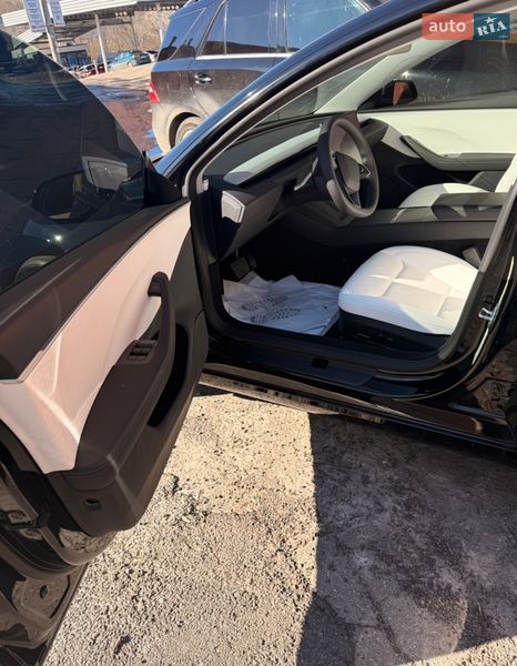 Седан Tesla Model 3 2025 в Харькове
