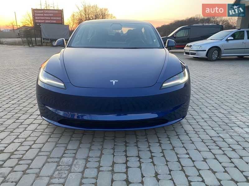 Tesla Model 3 2024