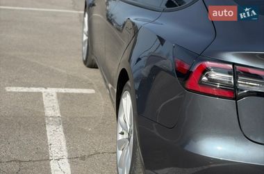 Седан Tesla Model 3 2020 в Львове