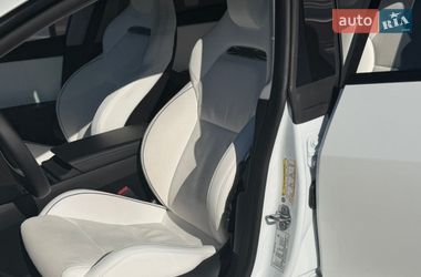 Седан Tesla Model 3 2024 в Києві