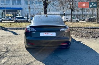 Седан Tesla Model 3 2019 в Киеве