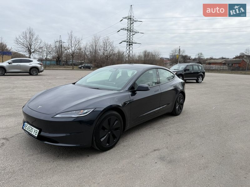 Седан Tesla Model 3 2024 в Дніпрі
