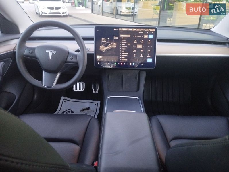 Седан Tesla Model 3 2023 в Одессе