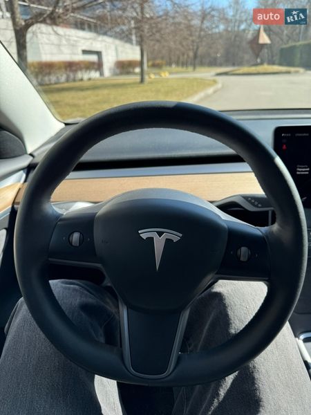 Седан Tesla Model 3 2021 в Києві