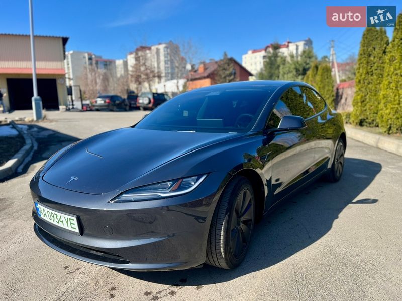 Седан Tesla Model 3 2024 в Києві