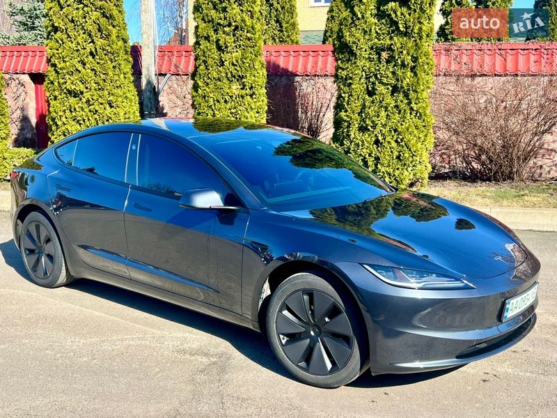 Седан Tesla Model 3 2024 в Києві