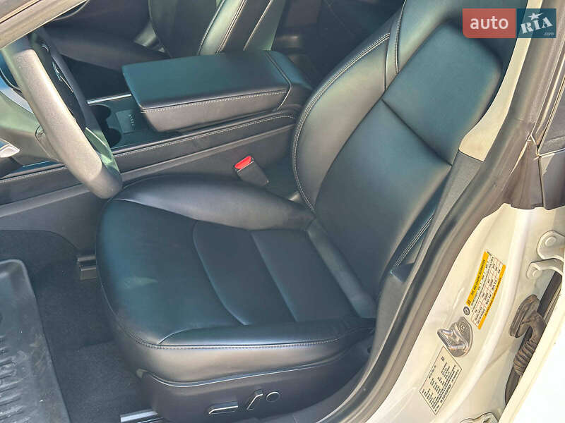 Седан Tesla Model 3 2021 в Одесі