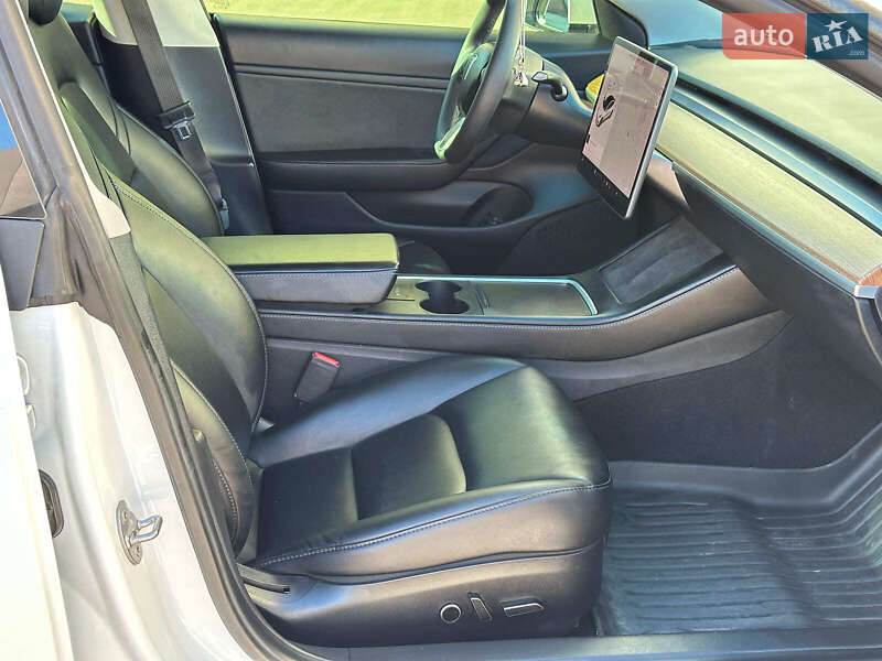 Седан Tesla Model 3 2021 в Одесі