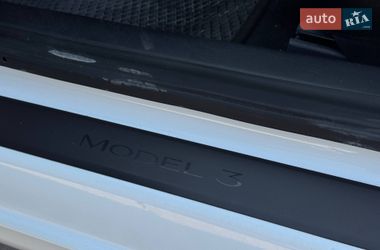 Седан Tesla Model 3 2021 в Ровно