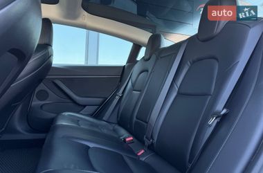 Седан Tesla Model 3 2021 в Ровно