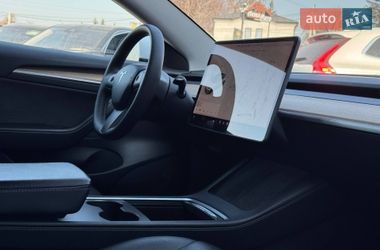 Седан Tesla Model 3 2021 в Ровно