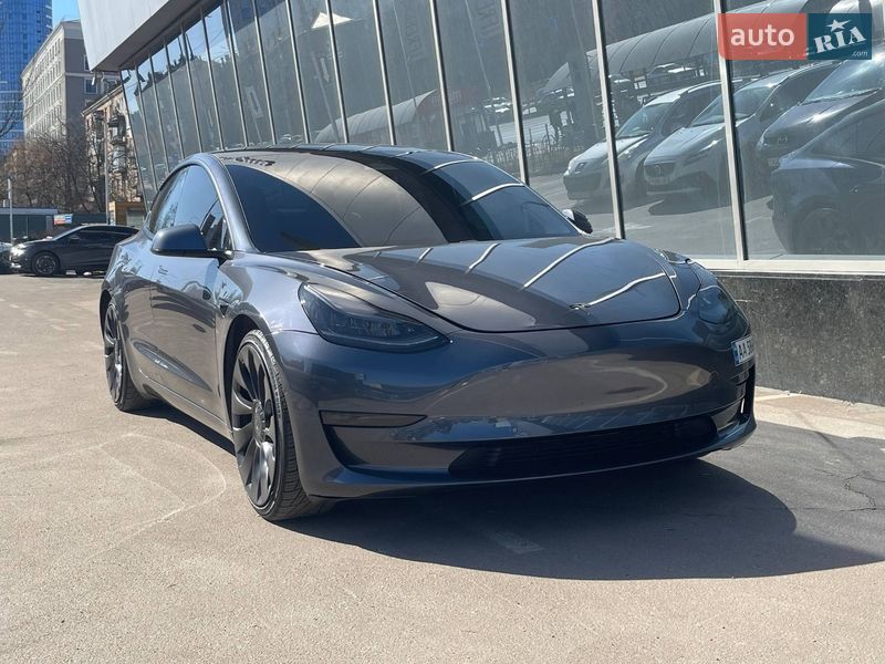 Седан Tesla Model 3 2020 в Києві