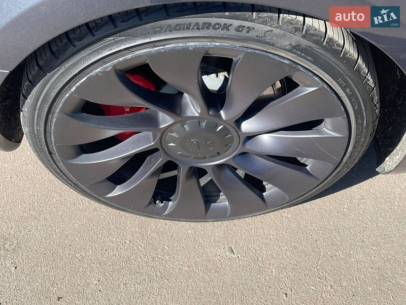 Седан Tesla Model 3 2020 в Києві