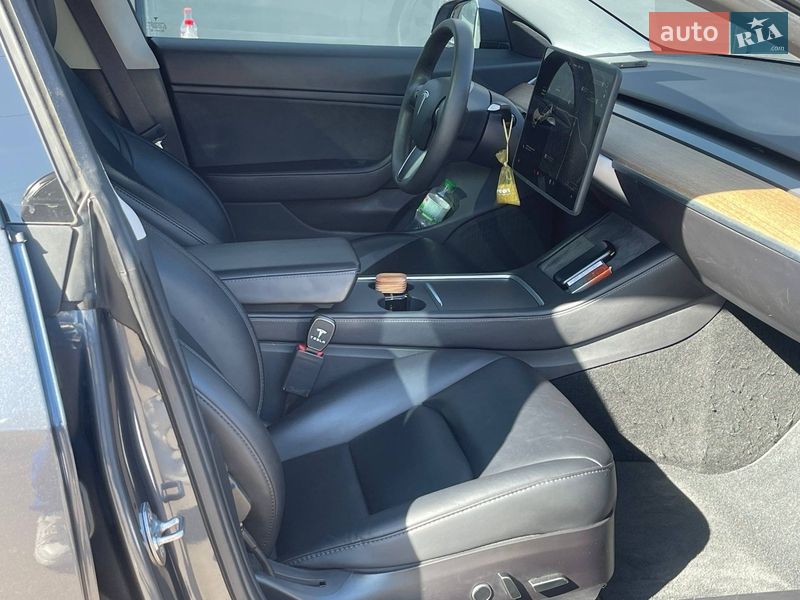 Седан Tesla Model 3 2020 в Києві