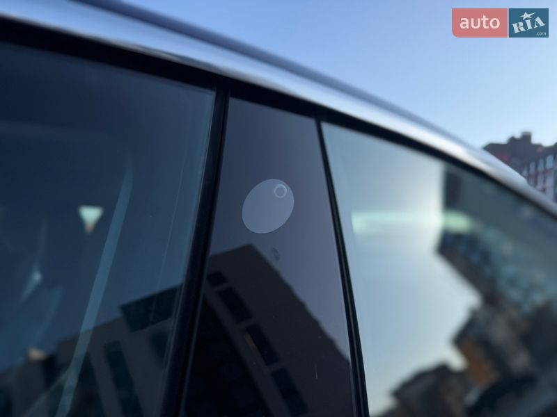 Седан Tesla Model 3 2018 в Ровно