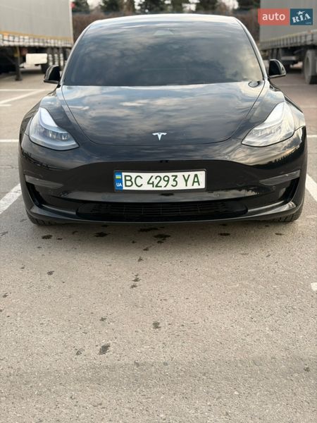 Tesla Model 3 2021