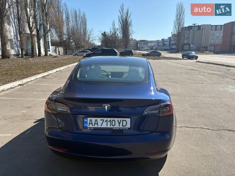Седан Tesla Model 3 2022 в Києві