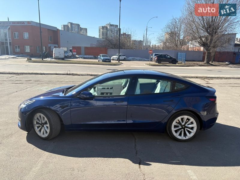 Седан Tesla Model 3 2022 в Києві