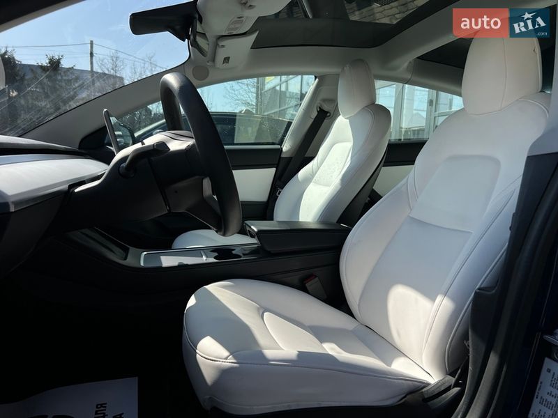 Седан Tesla Model 3 2020 в Ивано-Франковске