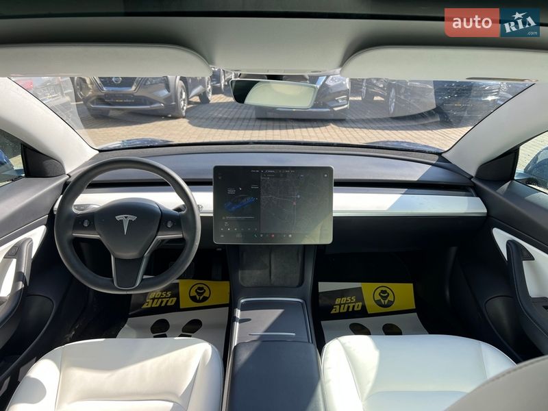 Седан Tesla Model 3 2020 в Ивано-Франковске