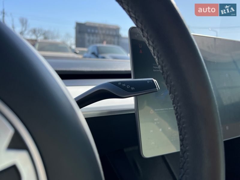 Седан Tesla Model 3 2020 в Ивано-Франковске