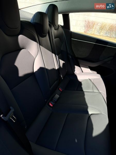 Седан Tesla Model 3 2025 в Киеве