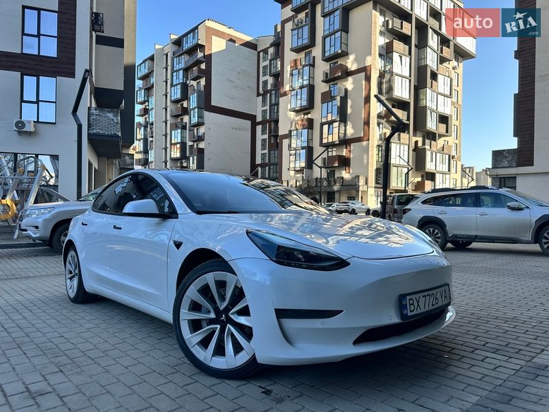 Седан Tesla Model 3 2021 в Хмельницком