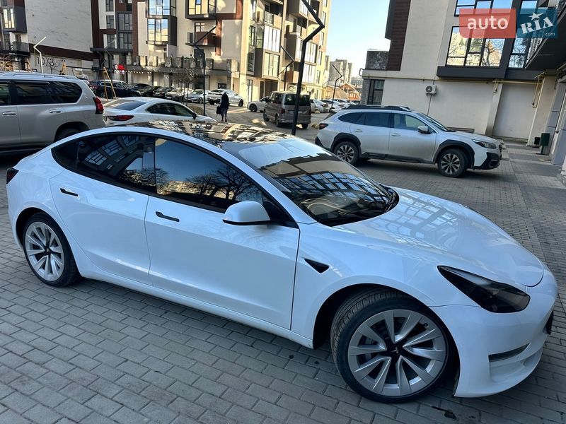 Седан Tesla Model 3 2021 в Хмельницком