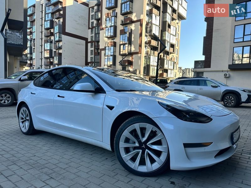 Седан Tesla Model 3 2021 в Хмельницком