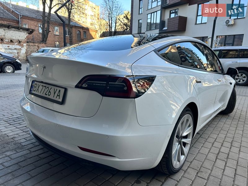 Седан Tesla Model 3 2021 в Хмельницком