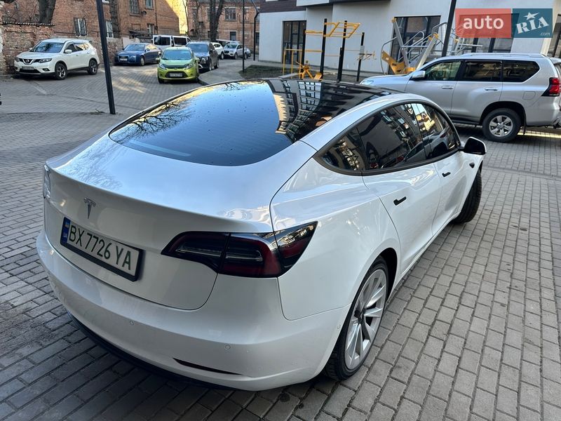 Седан Tesla Model 3 2021 в Хмельницком