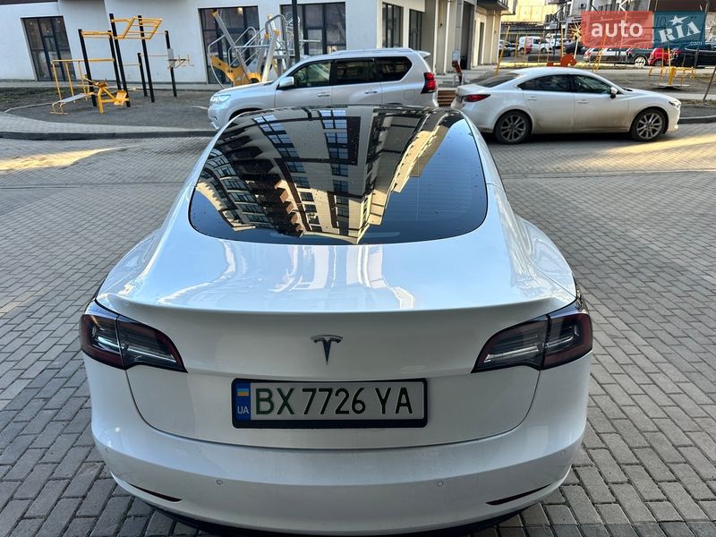 Седан Tesla Model 3 2021 в Хмельницком